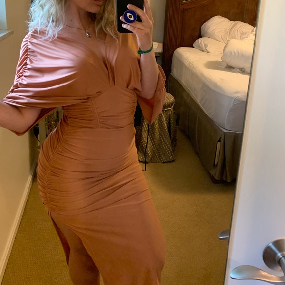 Beautiful nude tone dress - Picture 3 of 3